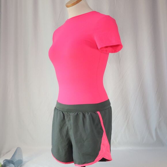 Under armour Other - Under Armor Swim Trunks and matching T-shirt girls Size XS (10-12)
